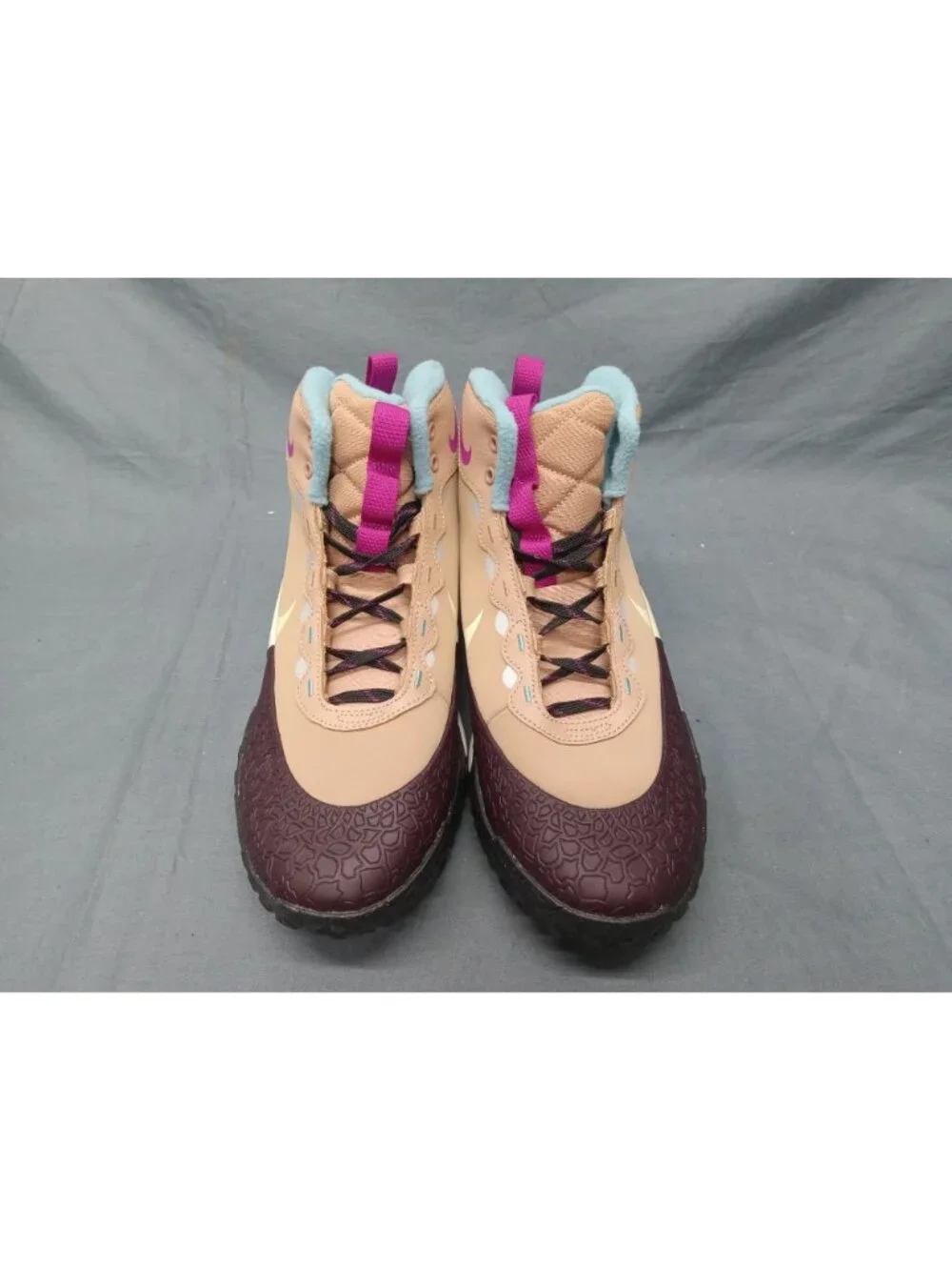 Nike Terrascout (GS) Boots Hemp Pale Ivory Burgundy Ash Boys Size 5 NEW NO BOX!